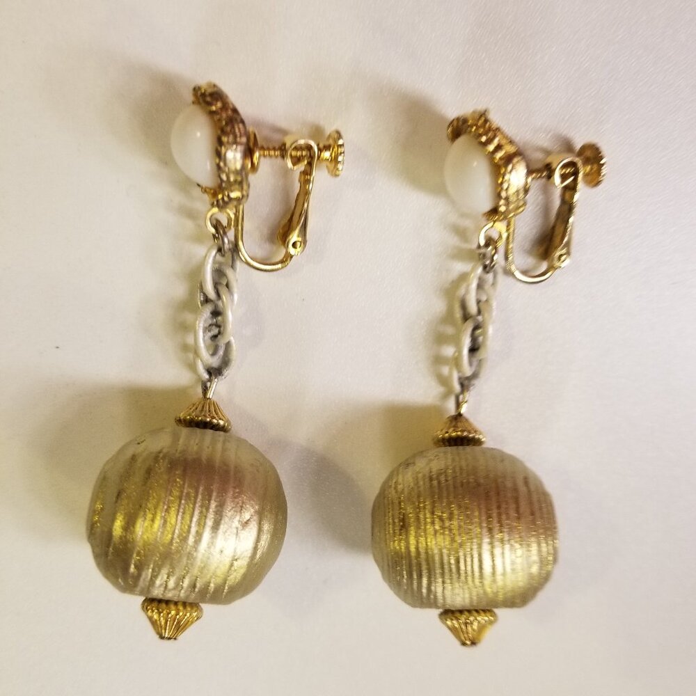 Hobé Vintage Painted Gold & White Spherical Wooden Clip Ons